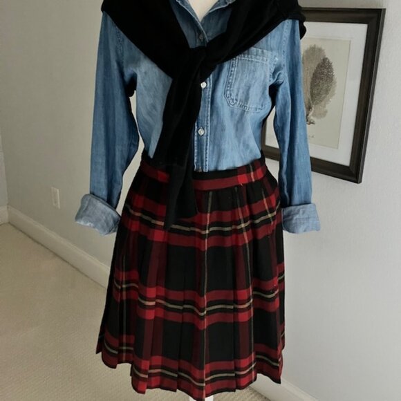 Rafferty Dresses & Skirts - VTG black red plaid pleated skirt Rafferty Women's size 6 waist 28 in, length 19